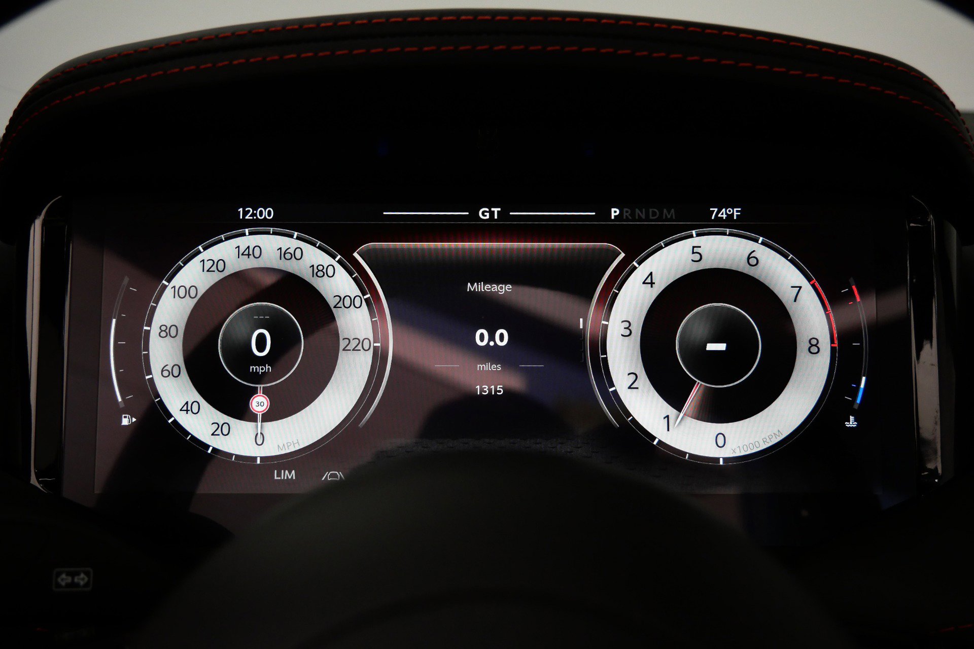 Used 2025 Aston Martin DB12 Convertible RWD image 22