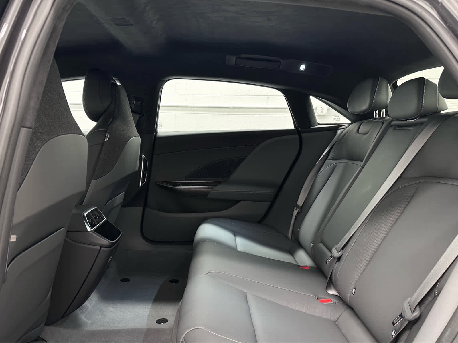 Used 2024 Lucid Air Touring image 15