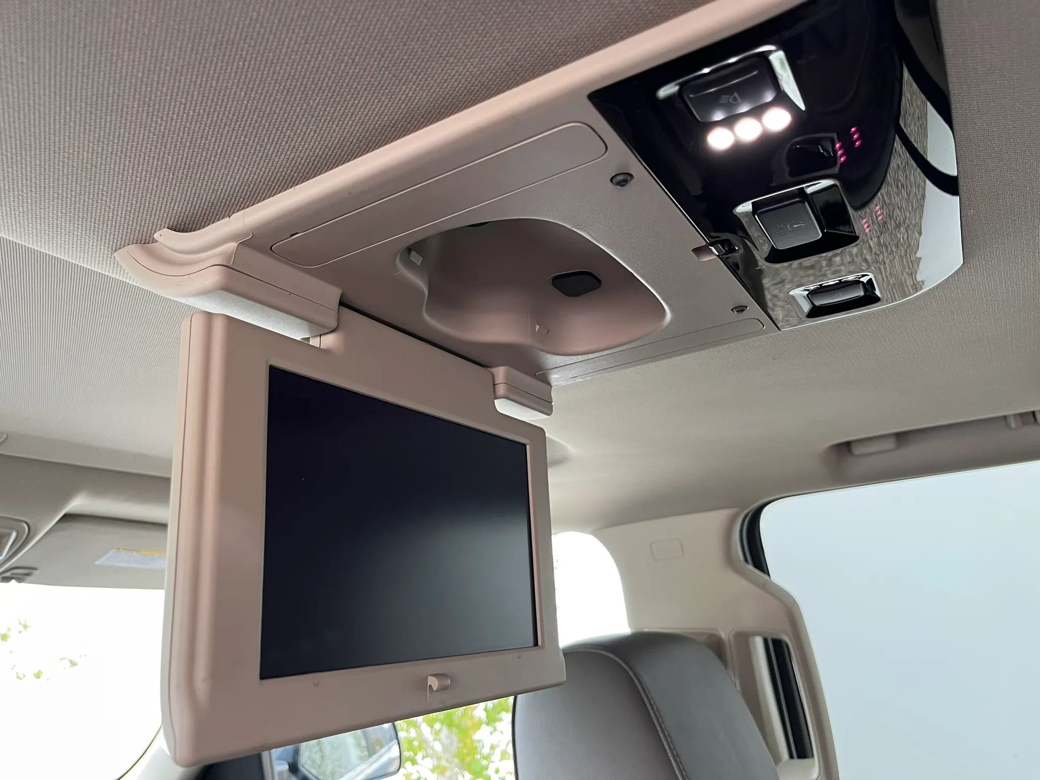 Used 2020 GMC Yukon Denali w/ Denali Ultimate Package image 19