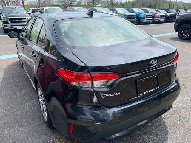 Used 2022 Toyota Corolla LE FWD image 4