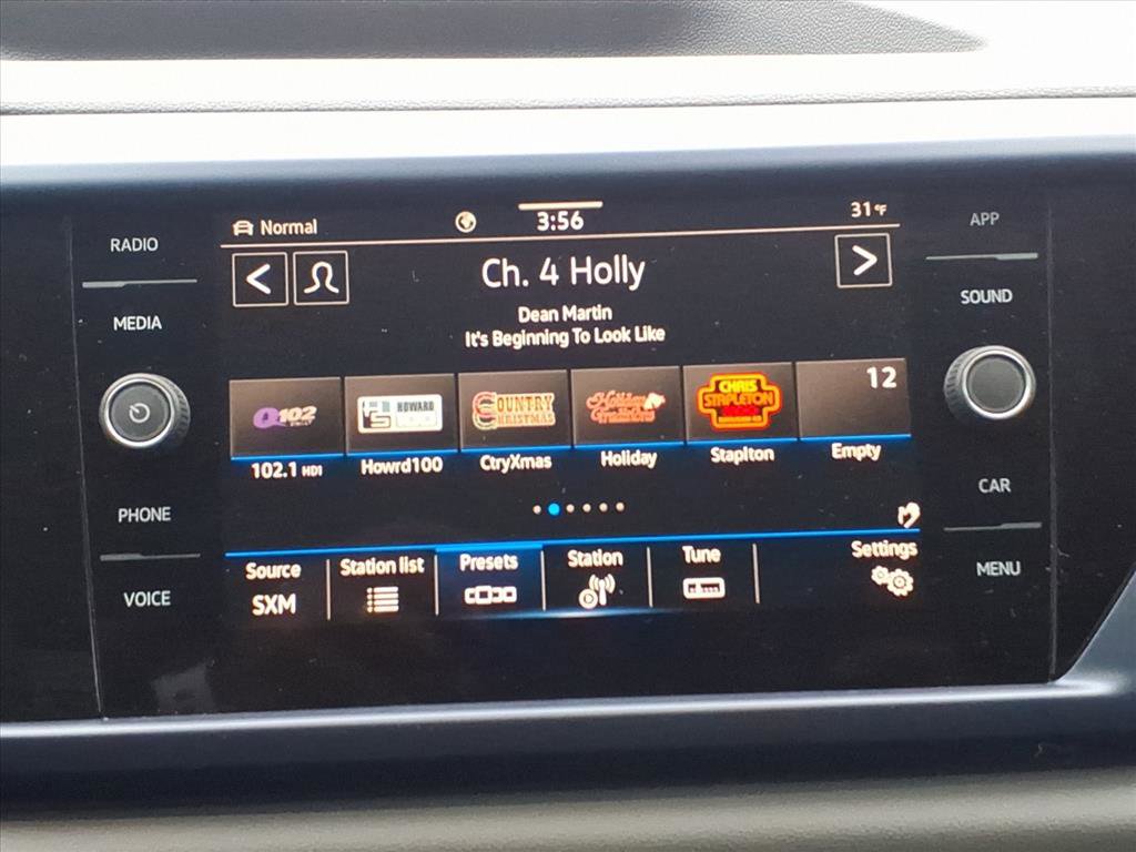 Certified 2023 Volkswagen Taos SE w/ Panoramic Sunroof Package image 19