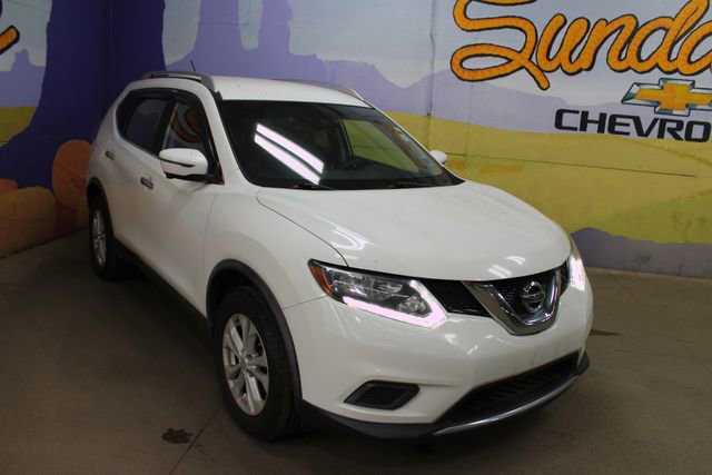 Used 2016 Nissan Rogue SV w/ SV Premium Package FWD image 2