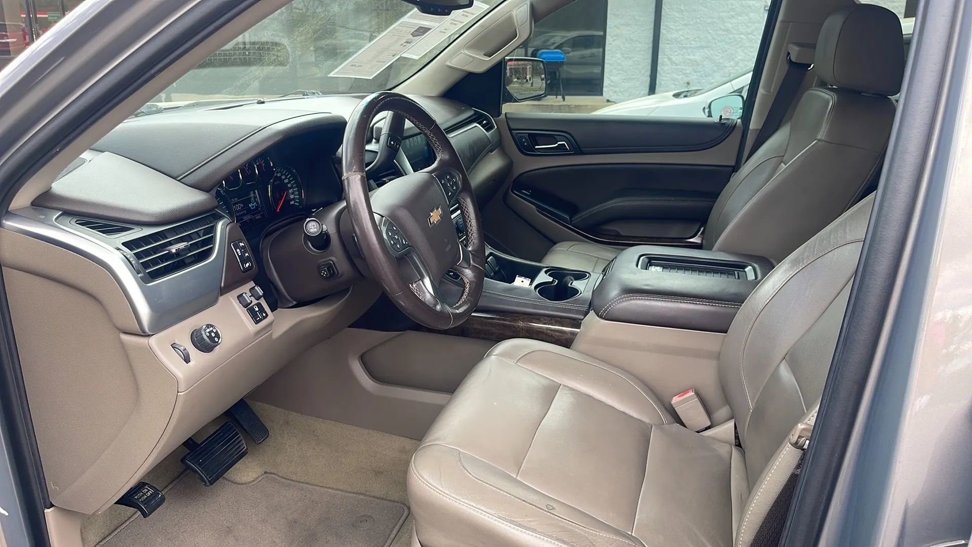 Used 2017 Chevrolet Suburban LT w/ LT Signature Package image 24