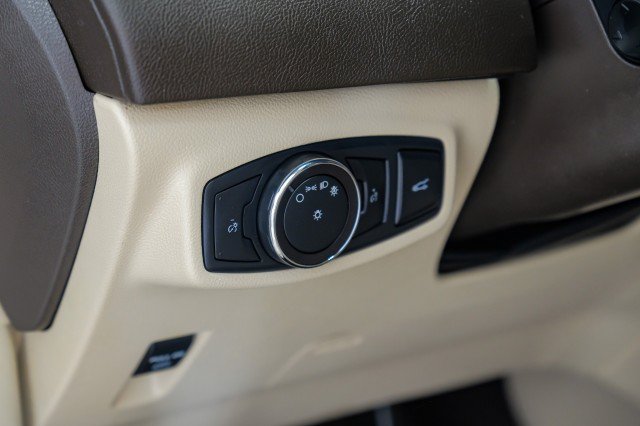 Used 2019 Lincoln MKC Select w/ Select Plus Package AWD/4WD image 25