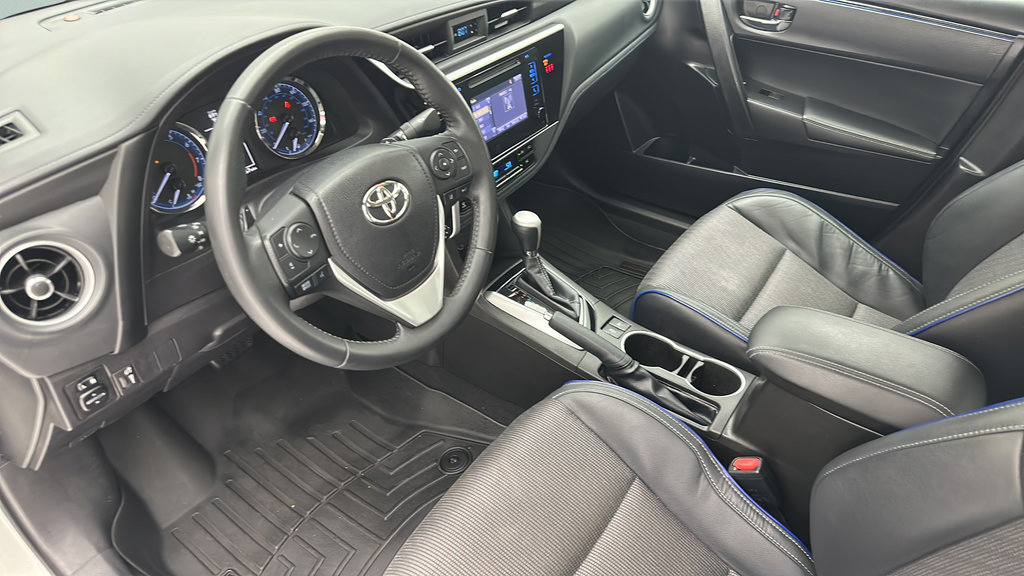 Used 2019 Toyota Corolla SE FWD image 12