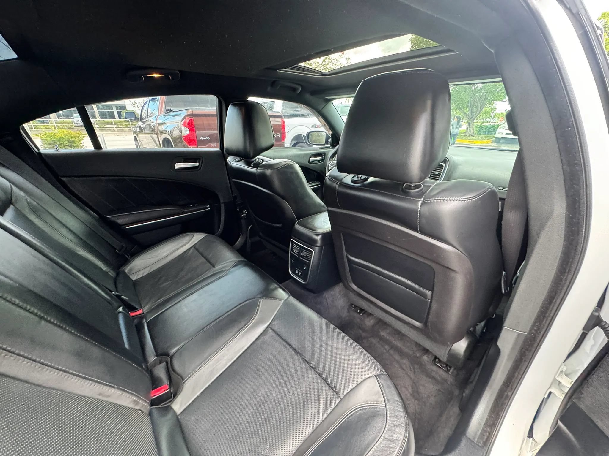 Used 2015 Dodge Charger R/T w/ Plus Group RWD image 33