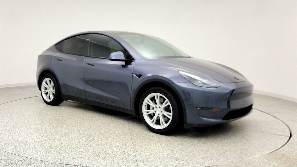 Used 2023 Tesla Model Y AWD image 3