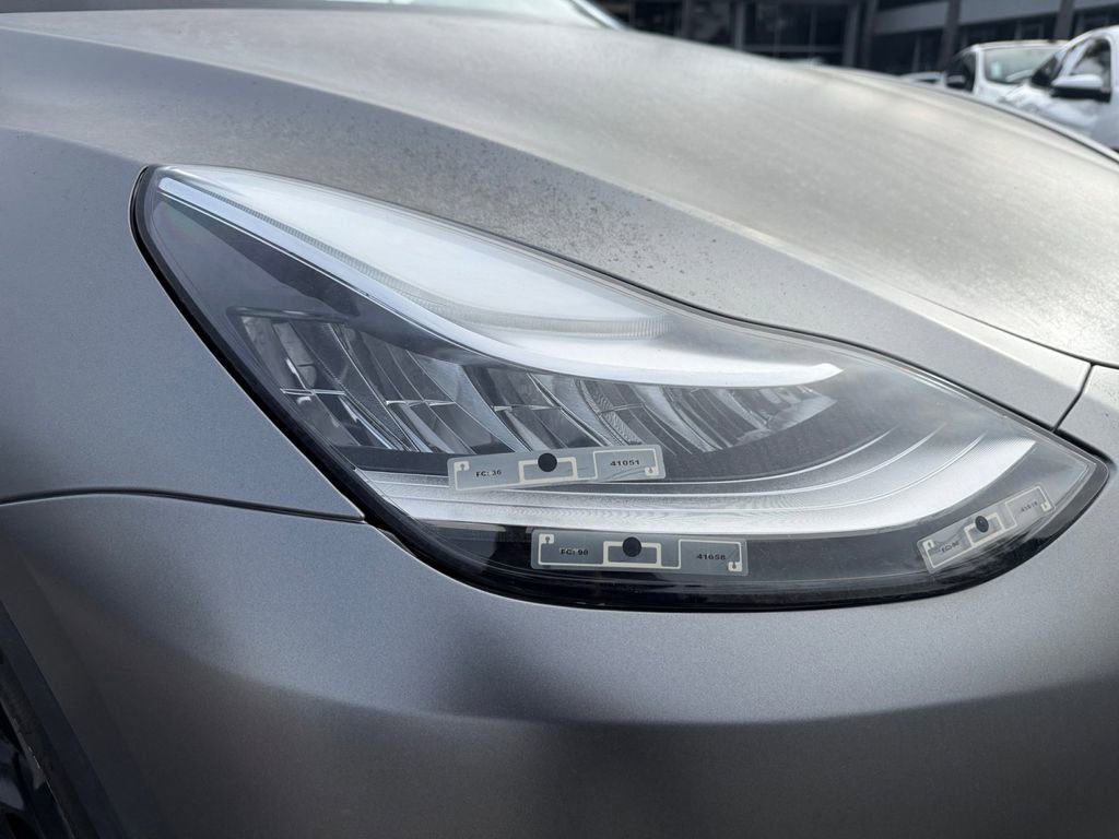 Used 2020 Tesla Model Y Long Range image 33