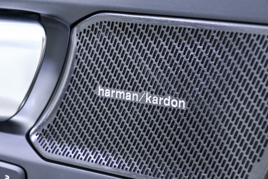 New 2026 Volvo XC40 B5 Ultra w/ Protection Package Premier image 7