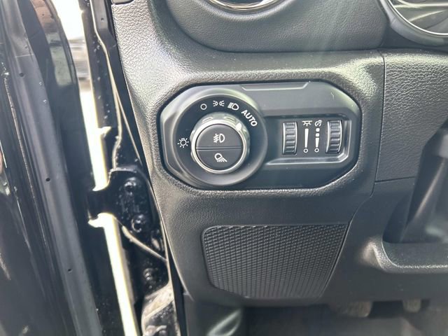 Used 2022 Jeep Gladiator Overland image 24