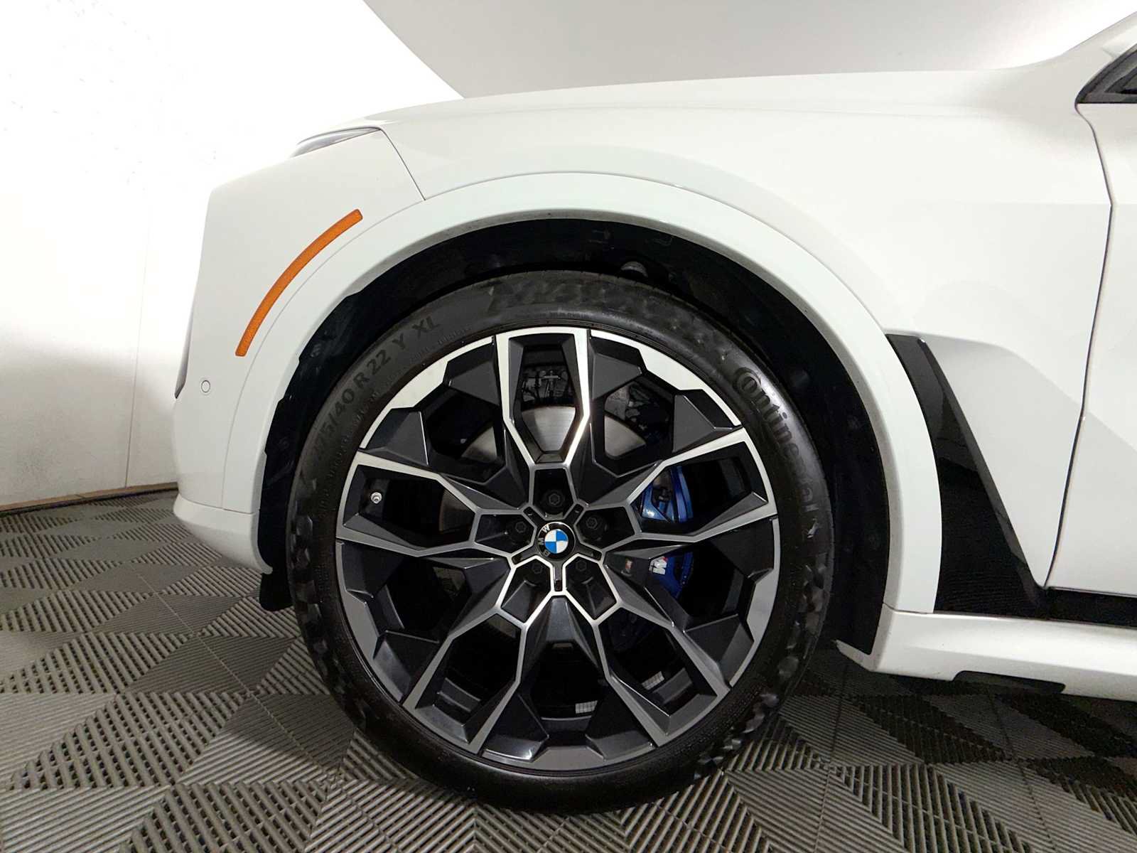 Used 2026 BMW X7 xDrive40i w/ M Sport Package AWD/4WD image 8