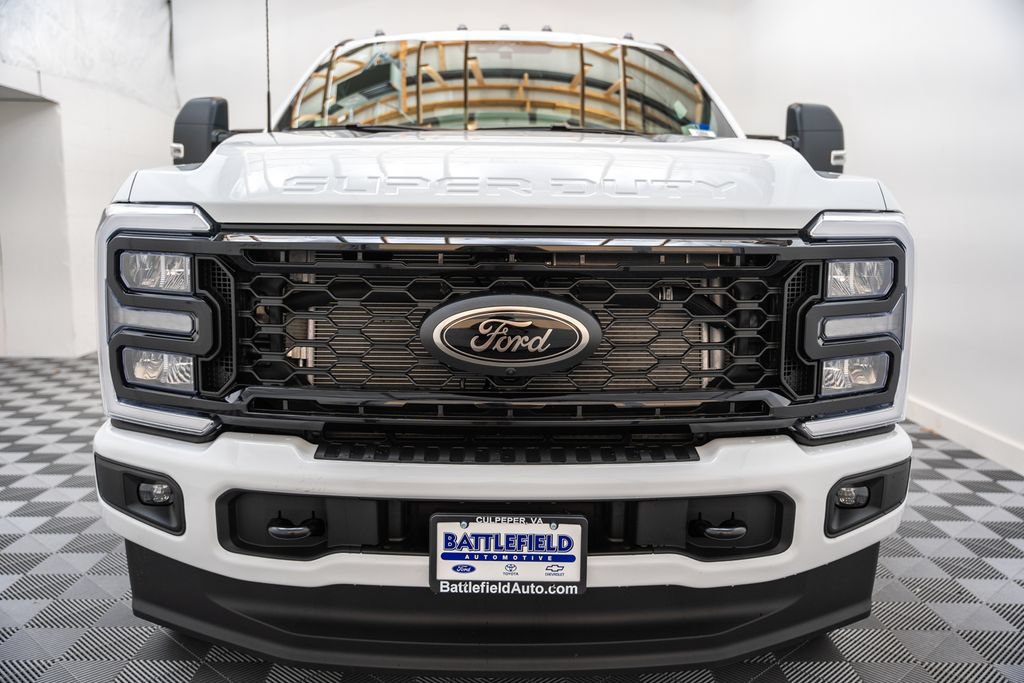 New 2026 Ford F350 XLT w/ XLT Premium Package AWD/4WD image 2