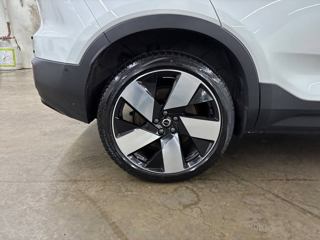 Certified 2023 Volvo C40 P8 Recharge Ultimate AWD/4WD image 38