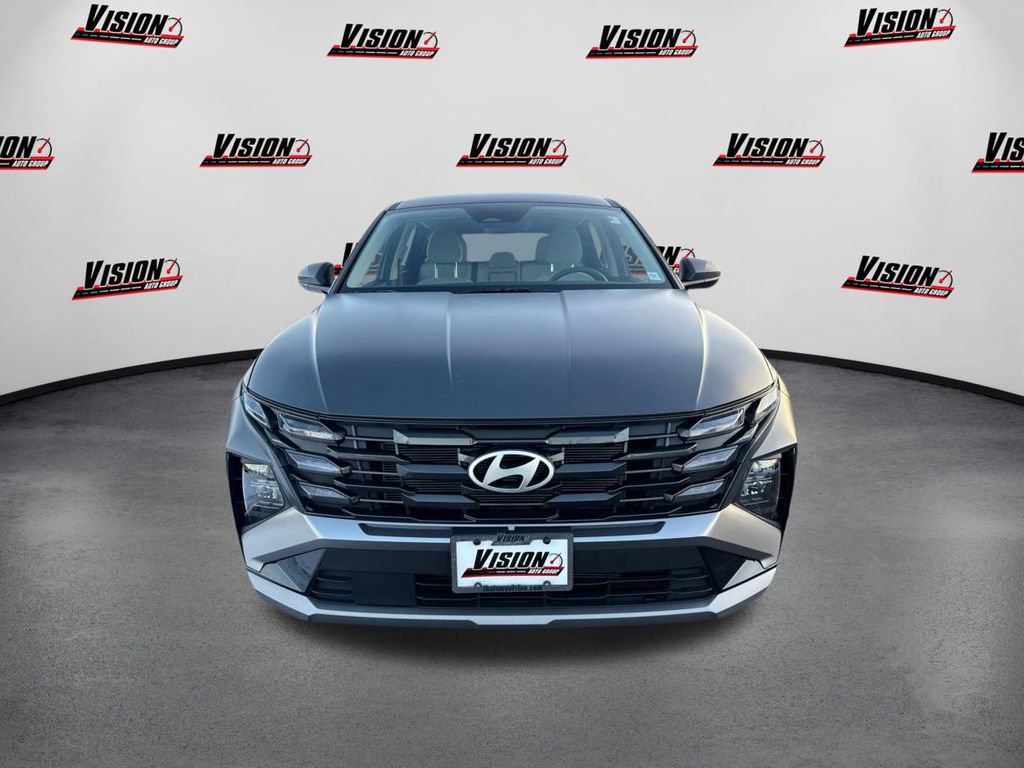 Certified 2025 Hyundai Tucson SE video 2