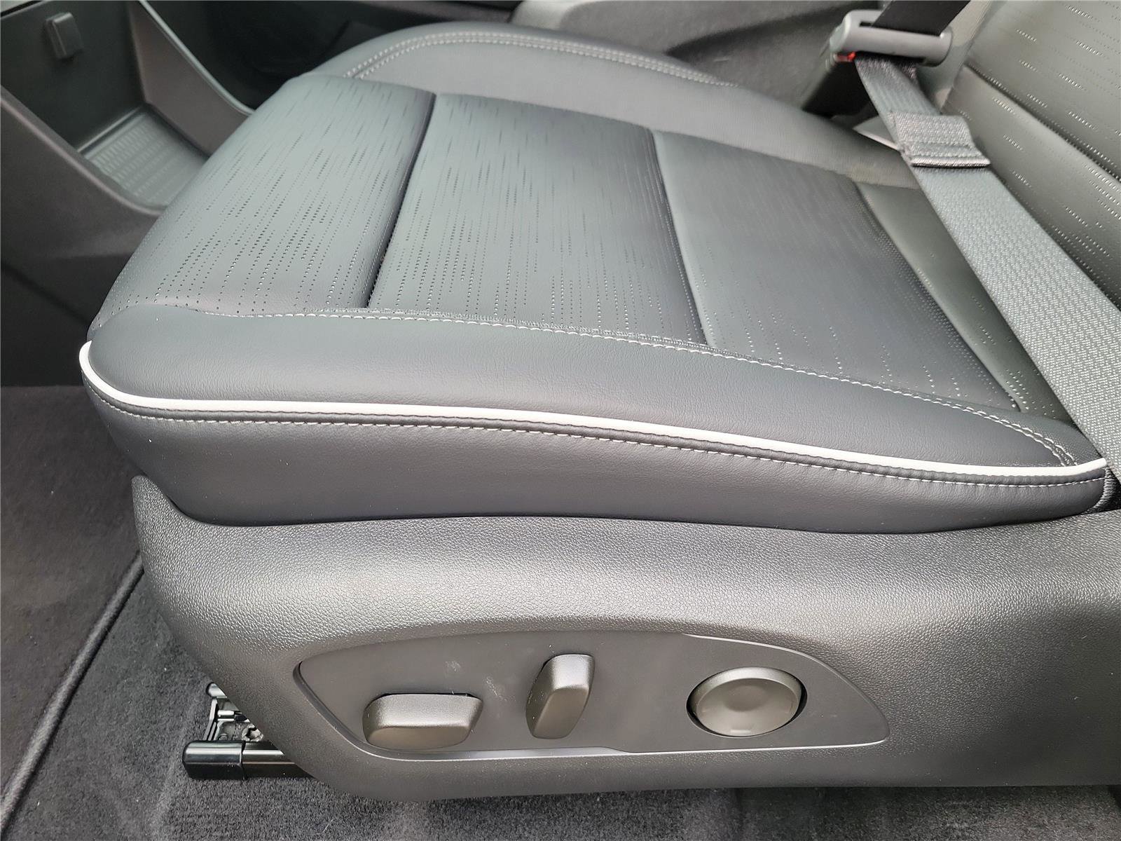 New 2026 Buick Enclave Sport Touring w/ Power Package image 19