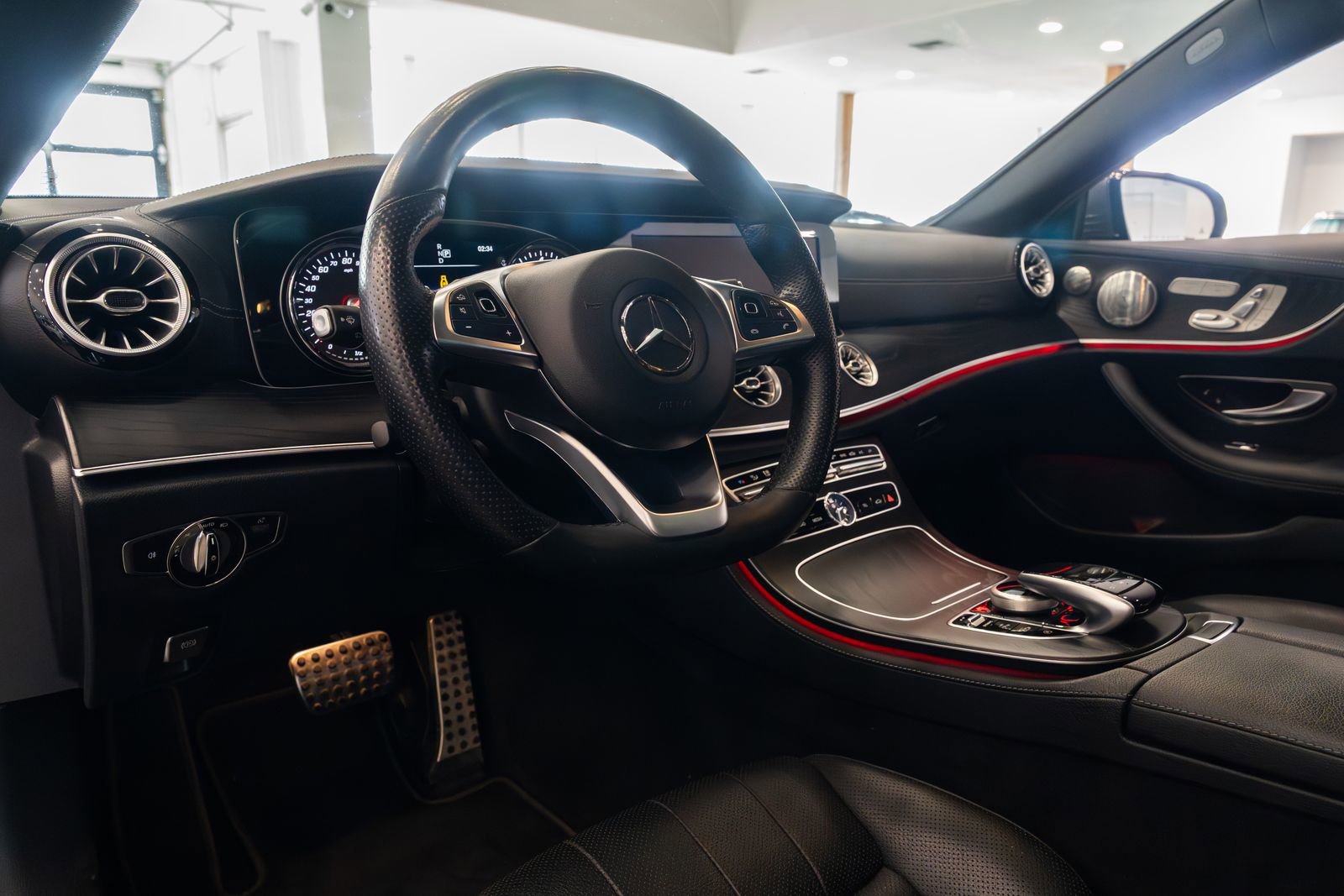 Used 2018 Mercedes-Benz E 400 Coupe image 8