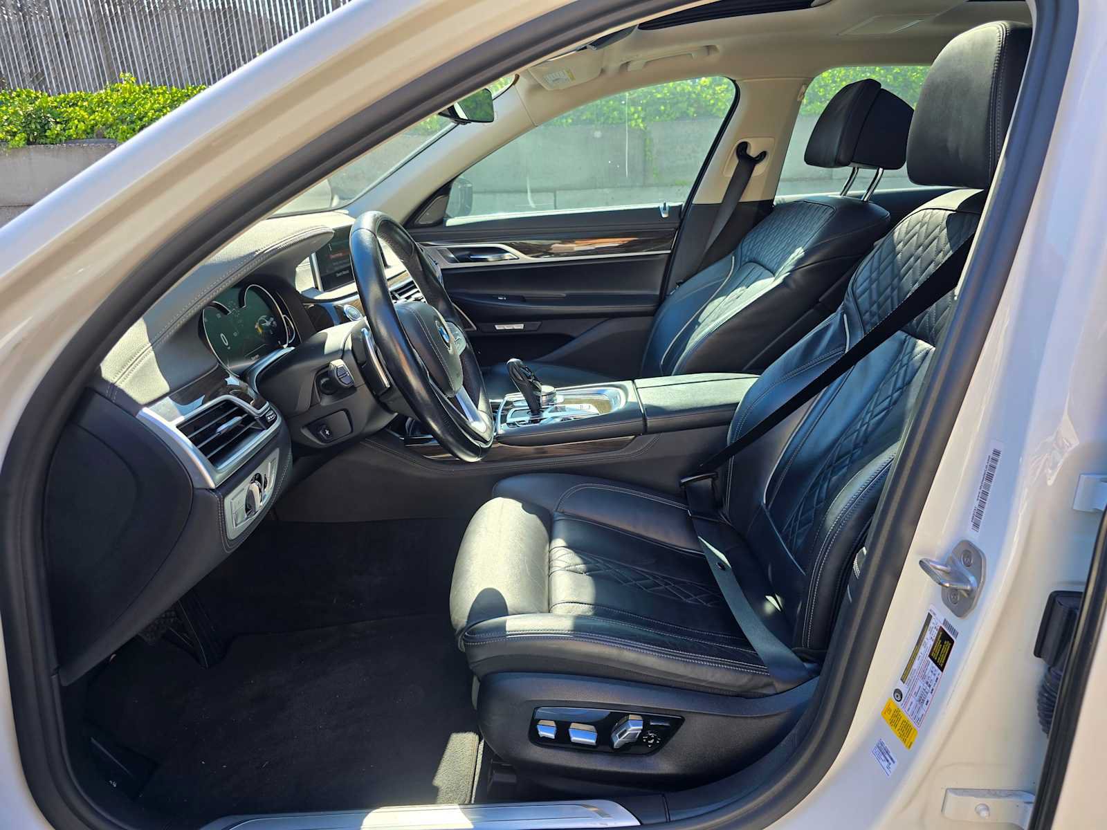 Used 2018 BMW 750i RWD image 20