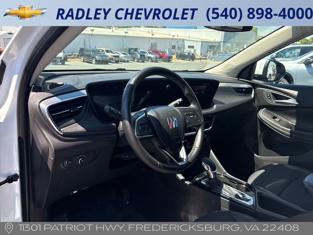 Certified 2025 Buick Encore GX Preferred FWD image 4