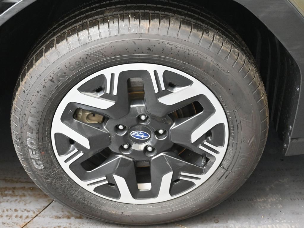 Certified 2025 Subaru Forester Premium image 11