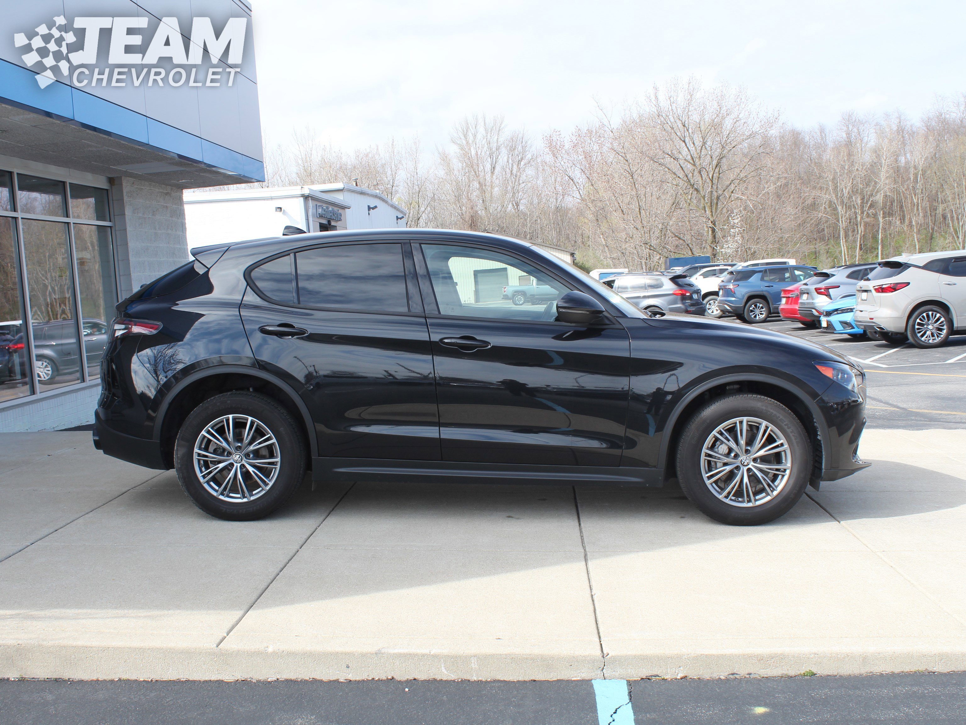 Used 2024 Alfa Romeo Stelvio Sprint image 3