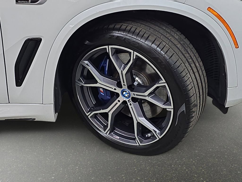Certified 2023 BMW X5 xDrive45e w/ Executive Package AWD/4WD image 34