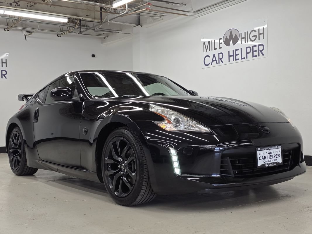 Used 2017 Nissan 370Z Coupe RWD image 5