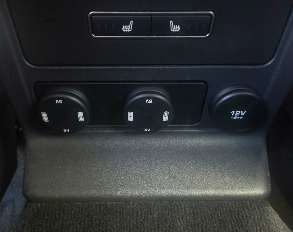 Used 2020 Jaguar F-PACE S image 18