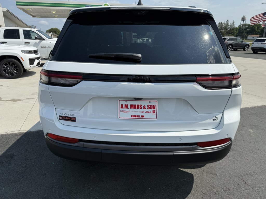 New 2026 Jeep Grand Cherokee Limited AWD/4WD image 7