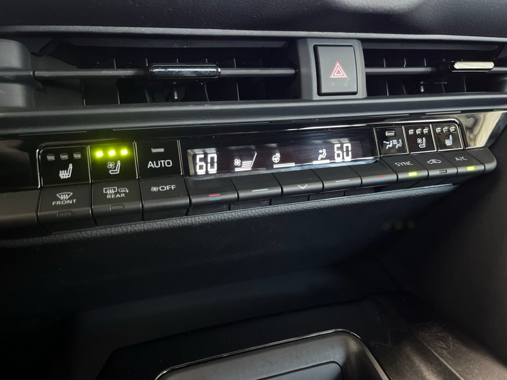 Used 2025 Toyota Crown AWD/4WD image 15