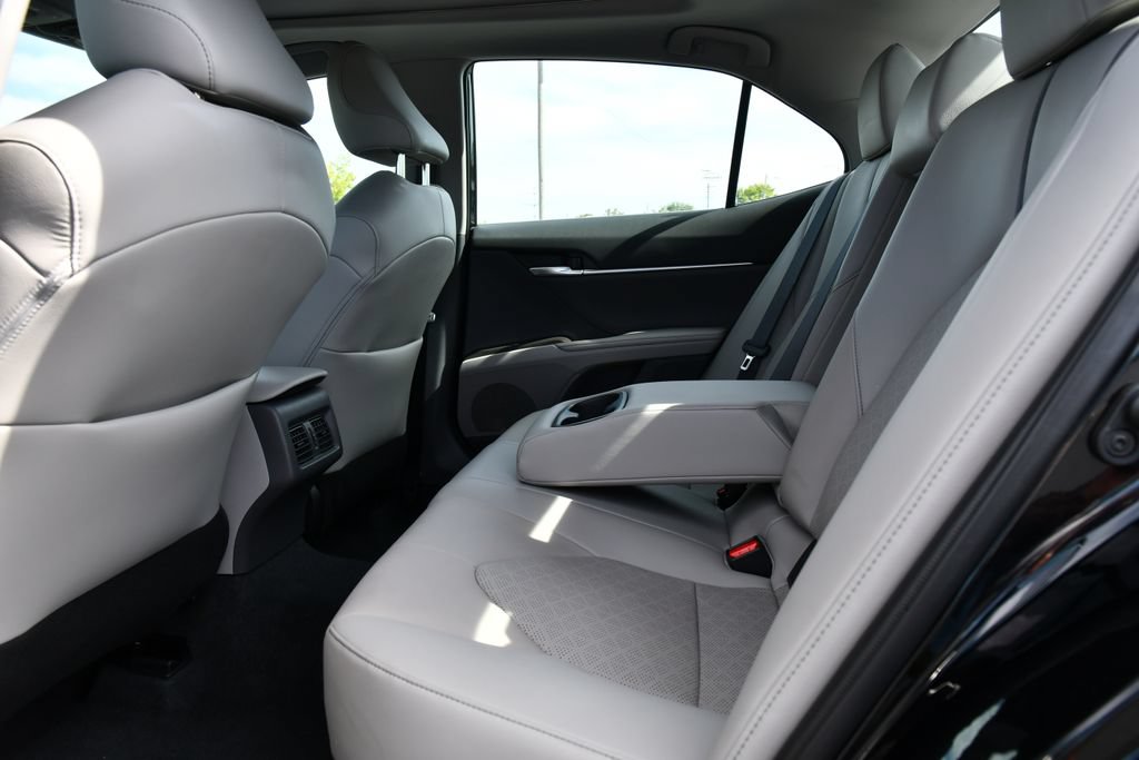 Used 2023 Toyota Camry XSE w/ Cold Weather Package FWD image 19
