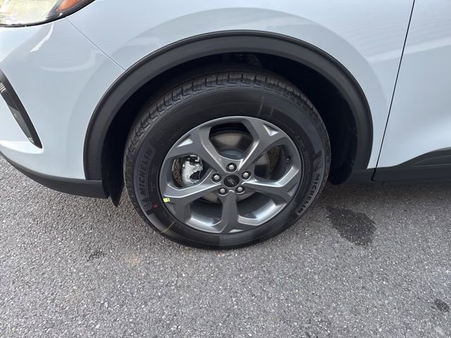 New 2025 Ford Escape ST-Line w/ Equipment Group 301A image 10