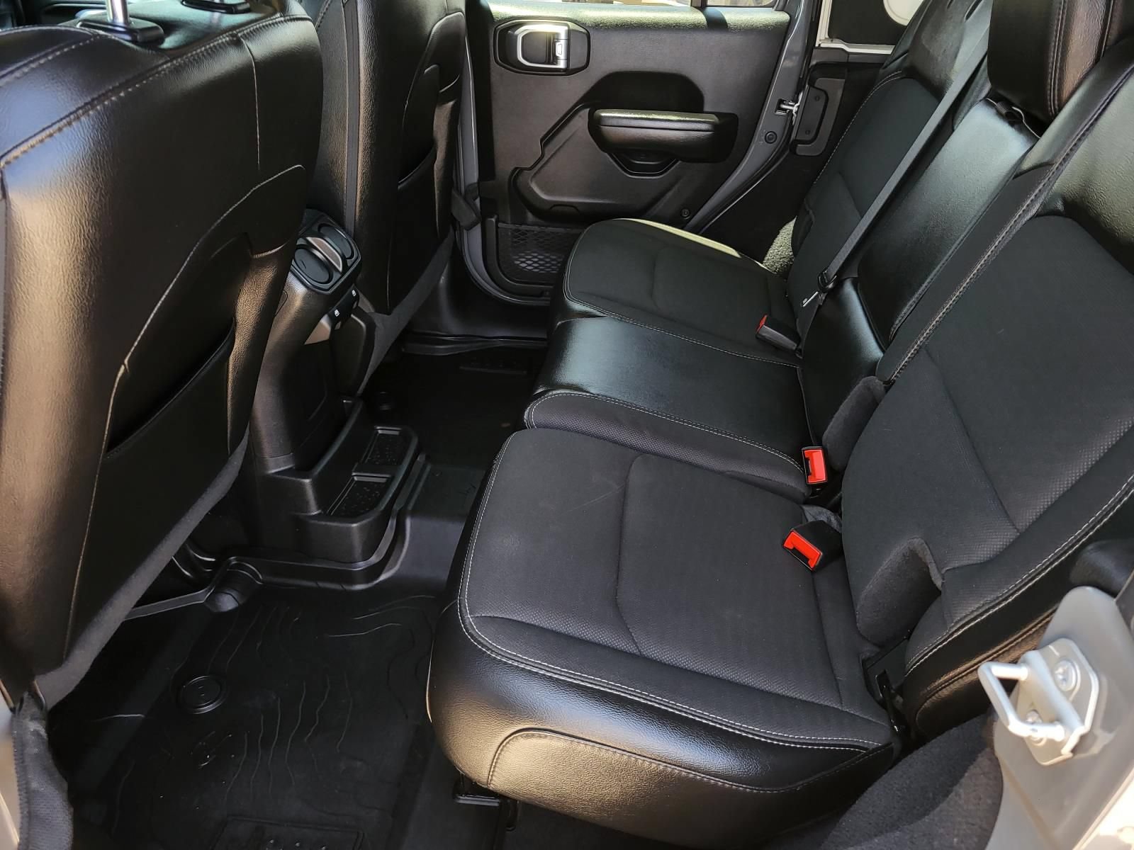 Used 2020 Jeep Wrangler Unlimited Sport AWD/4WD image 17
