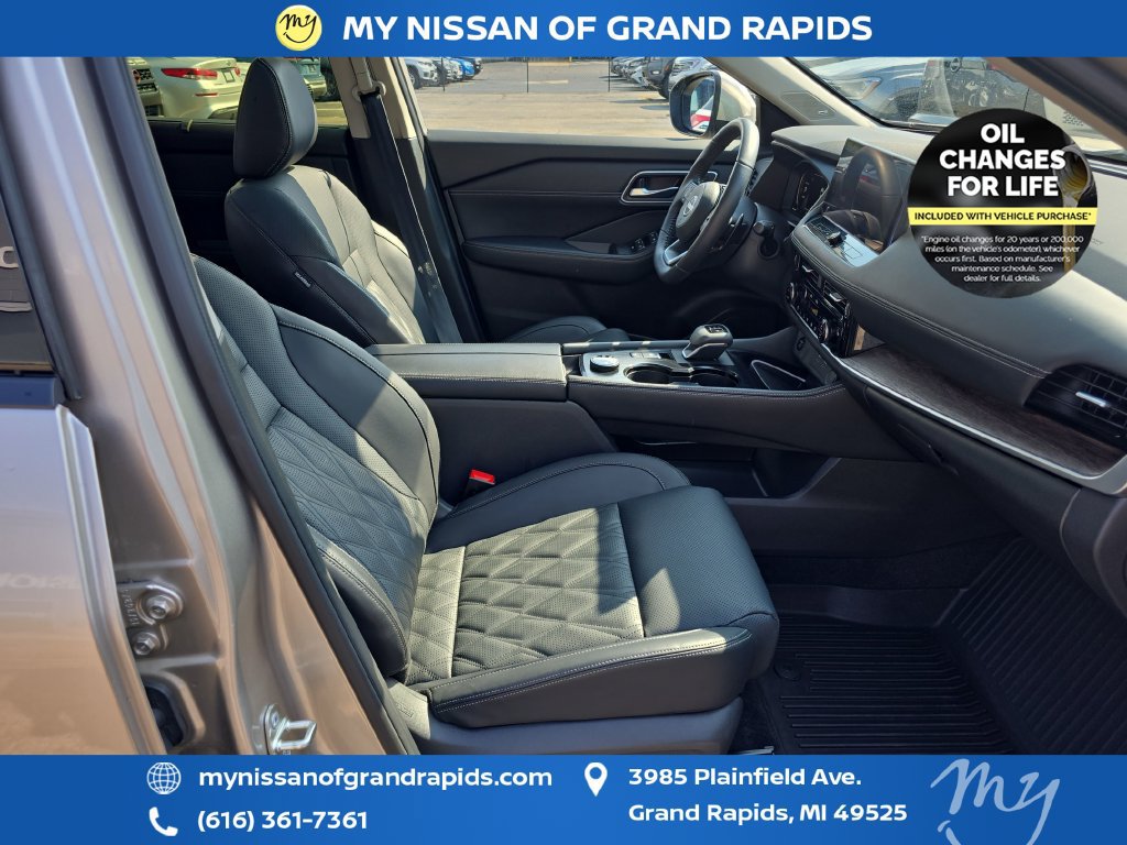 Used 2024 Nissan Rogue Platinum w/ Platinum Premium Package AWD/4WD image 24
