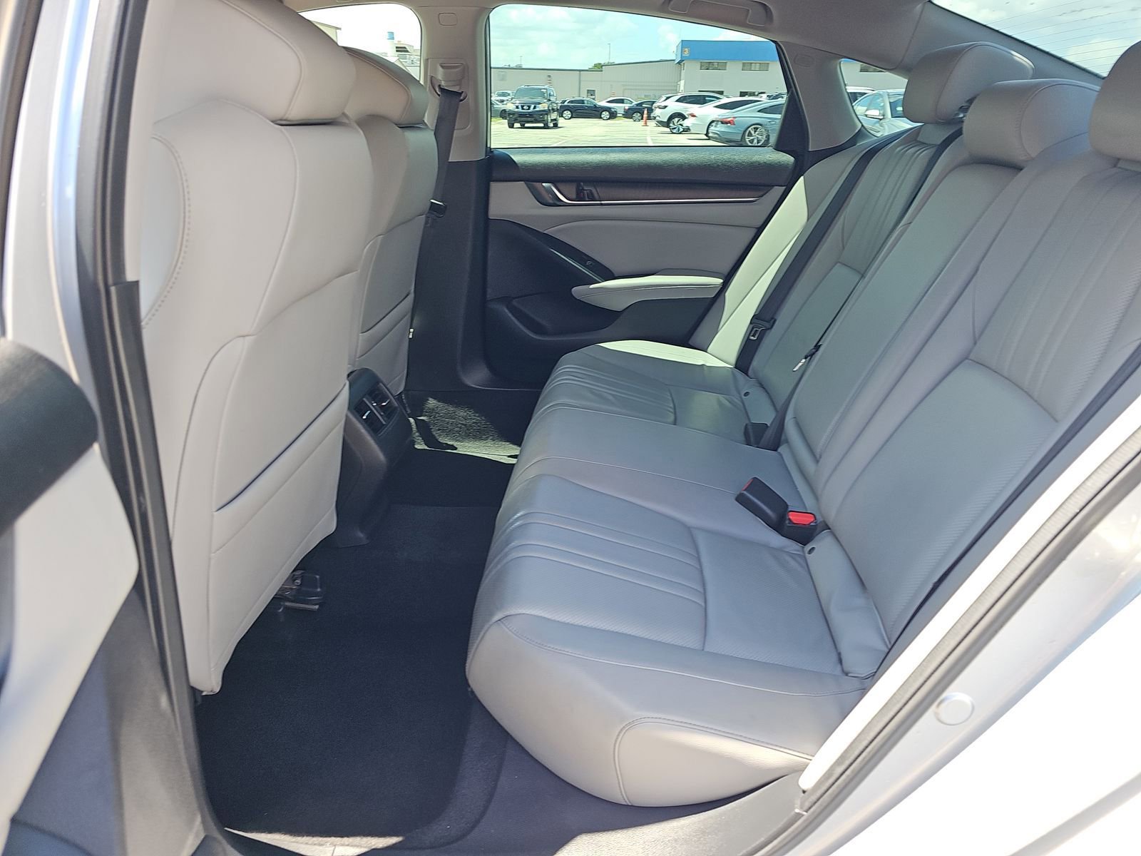 Used 2018 Honda Accord EX-L image 4