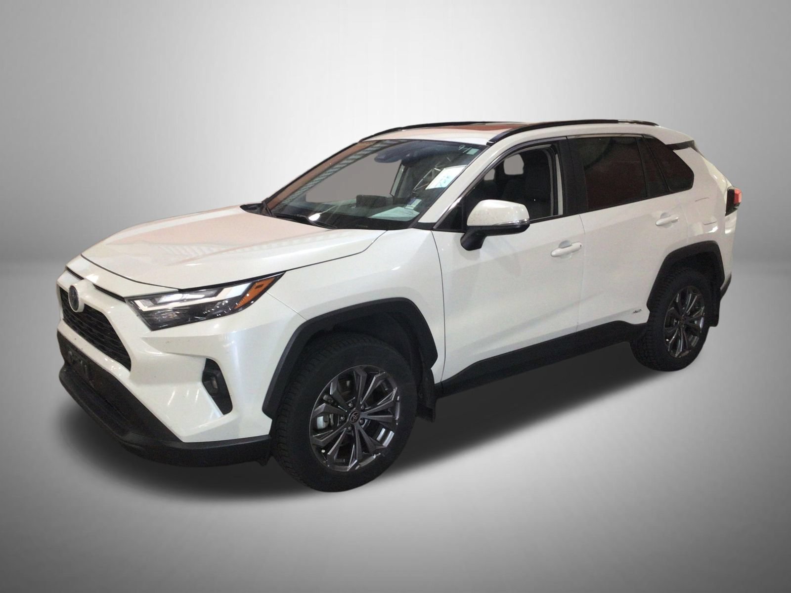 Used 2022 Toyota RAV4 XLE Premium AWD/4WD image 2