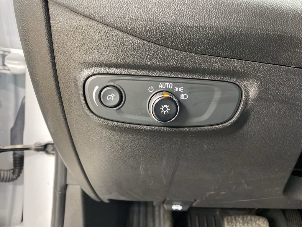 Used 2023 Chevrolet Equinox LT image 31