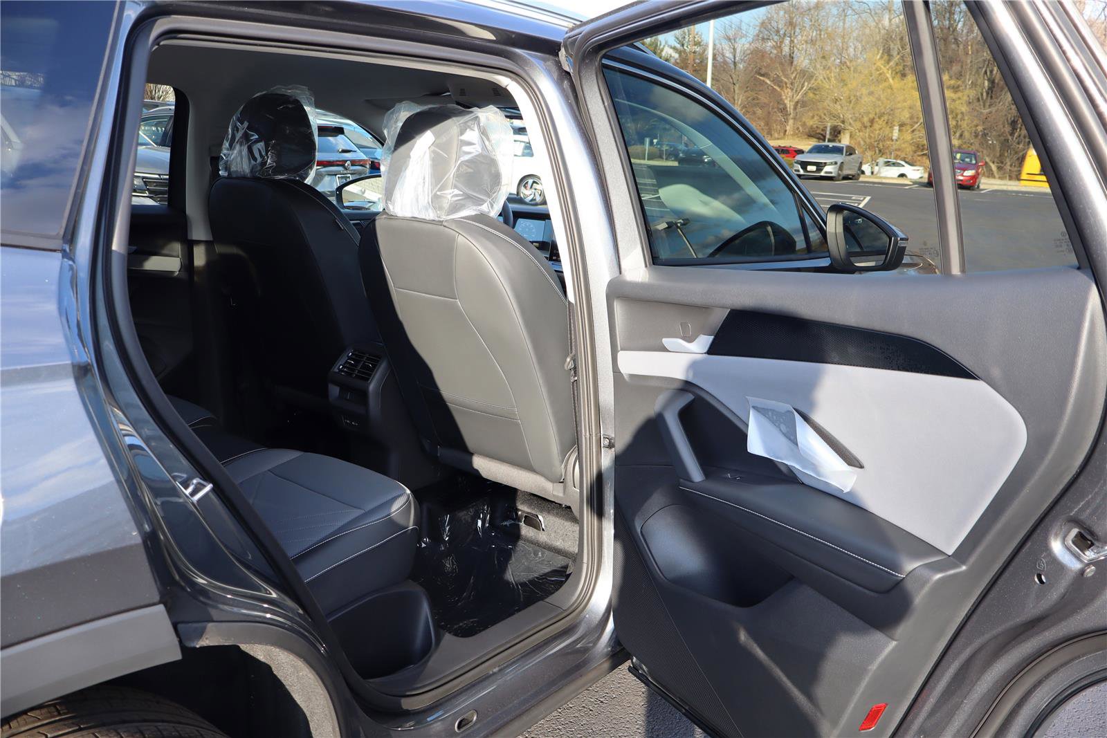 New 2026 Volkswagen Tiguan SE image 28