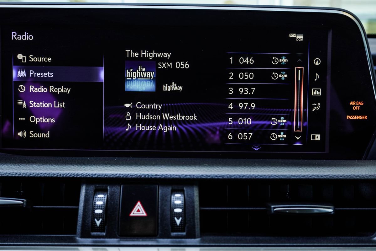 Used 2021 Lexus ES 350 Ultra Luxury w/ Accessory Package image 24