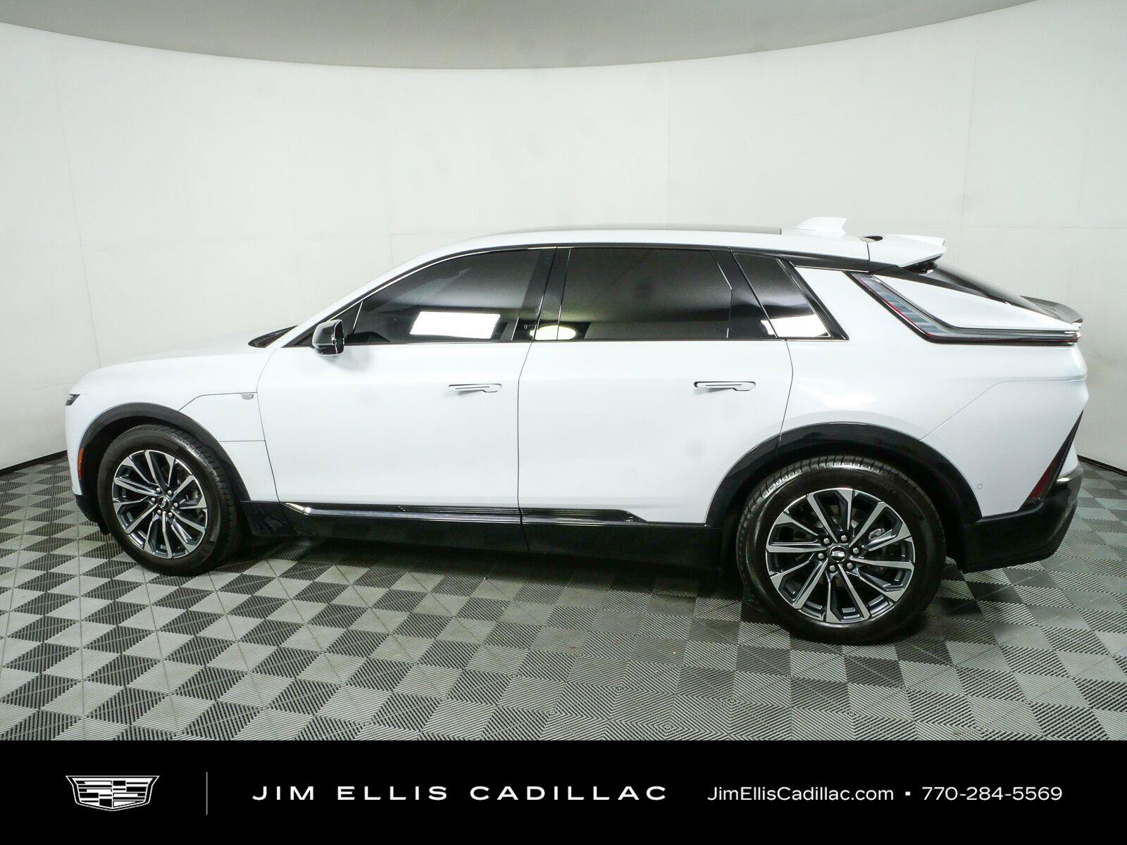 Used 2026 Cadillac Lyriq Sport RWD image 32