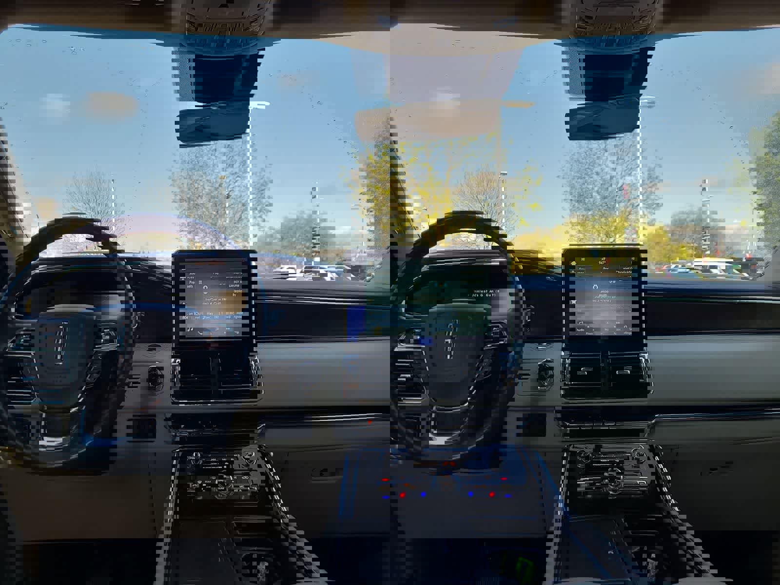 Used 2018 Lincoln Navigator Reserve w/ Technology Package AWD/4WD image 18