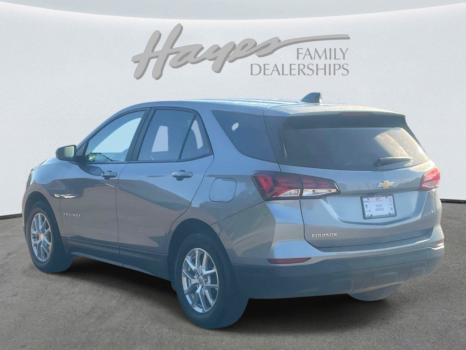 Used 2024 Chevrolet Equinox LS w/ LS Convenience Package FWD image 5