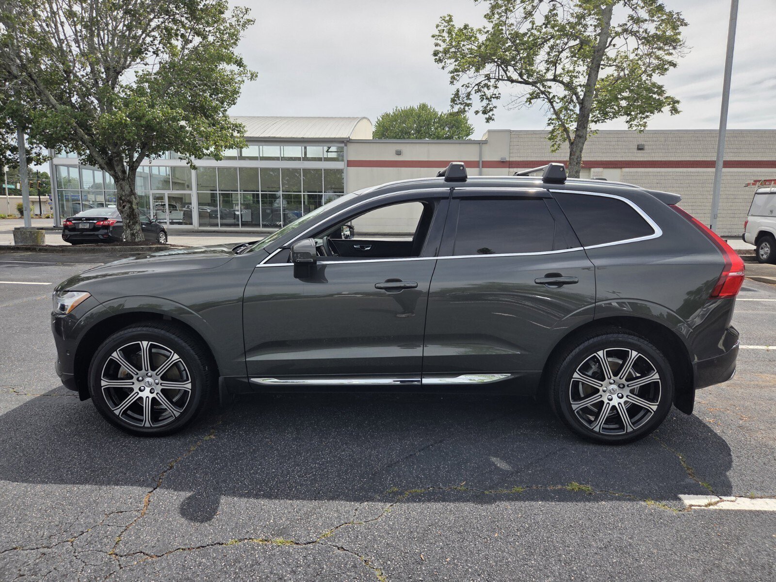 Used 2020 Volvo XC60 T6 Inscription w/ Protection Package Premier AWD/4WD image 8
