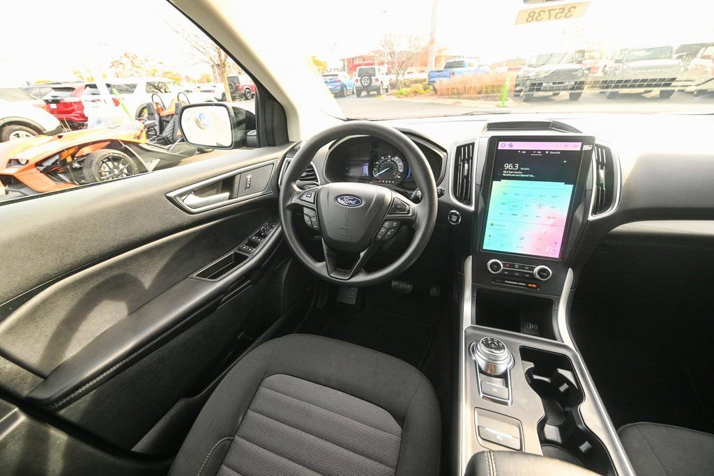 New 2024 Ford Edge SE w/ Black Appearance Package image 28