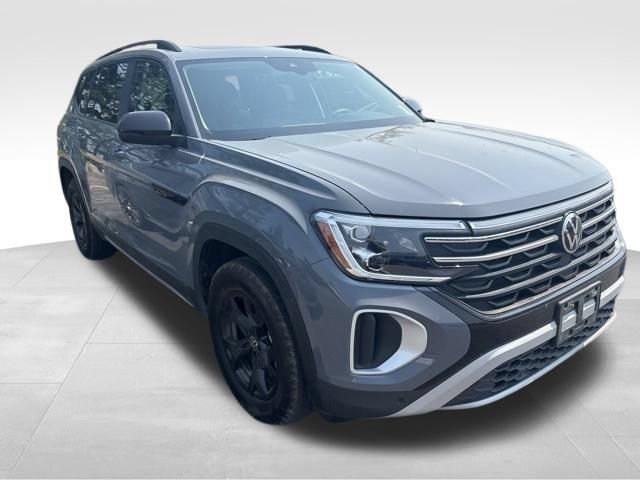 Used 2025 Volkswagen Atlas Peak Edition SE AWD/4WD image 20