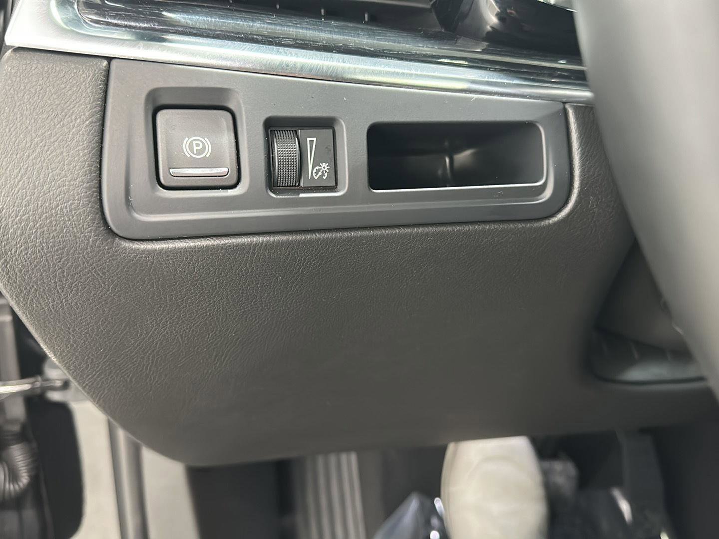 Used 2025 Cadillac XT5 Premium Luxury image 18