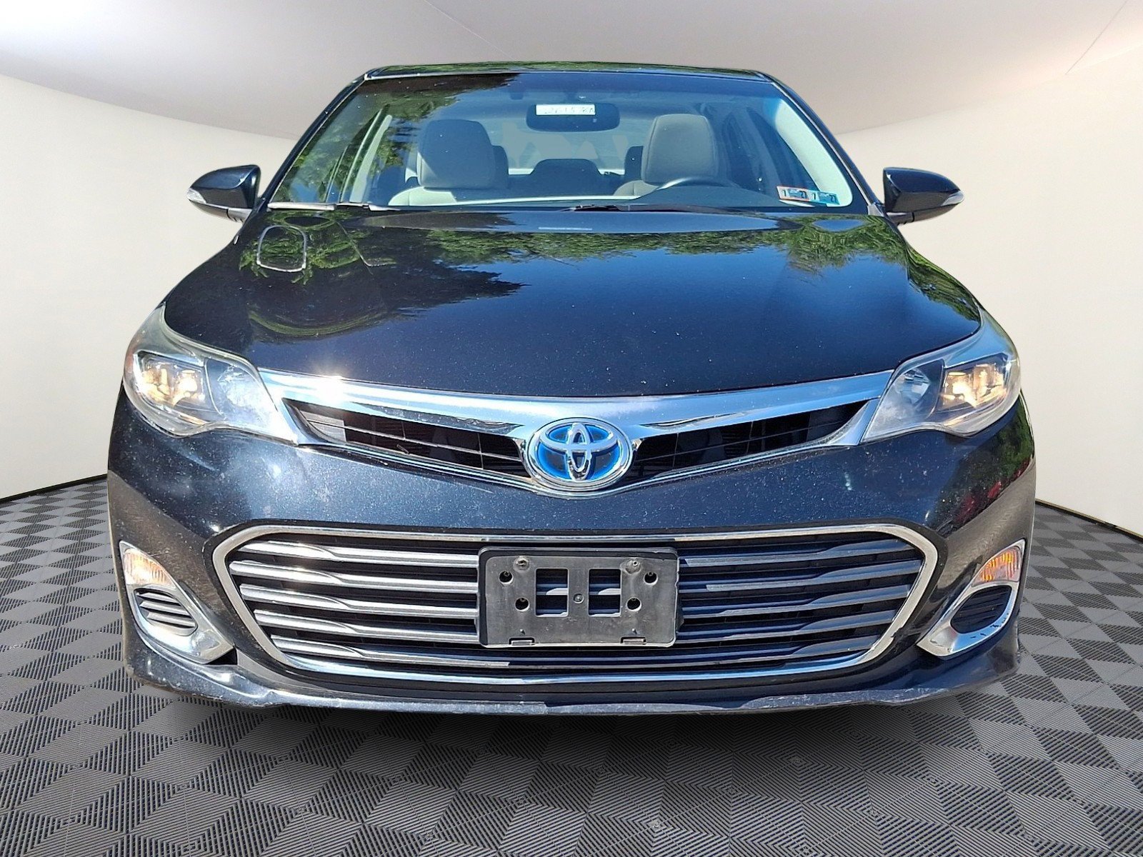 Used 2015 Toyota Avalon XLE Premium FWD image 2