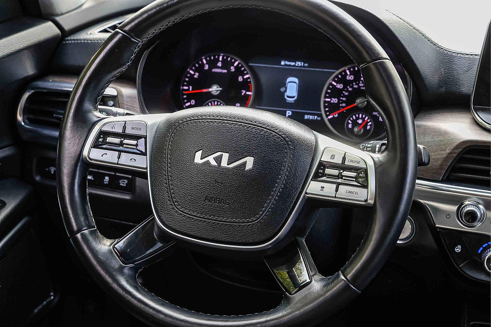 Certified 2022 Kia Telluride SX w/ SX Prestige Package AWD/4WD image 14
