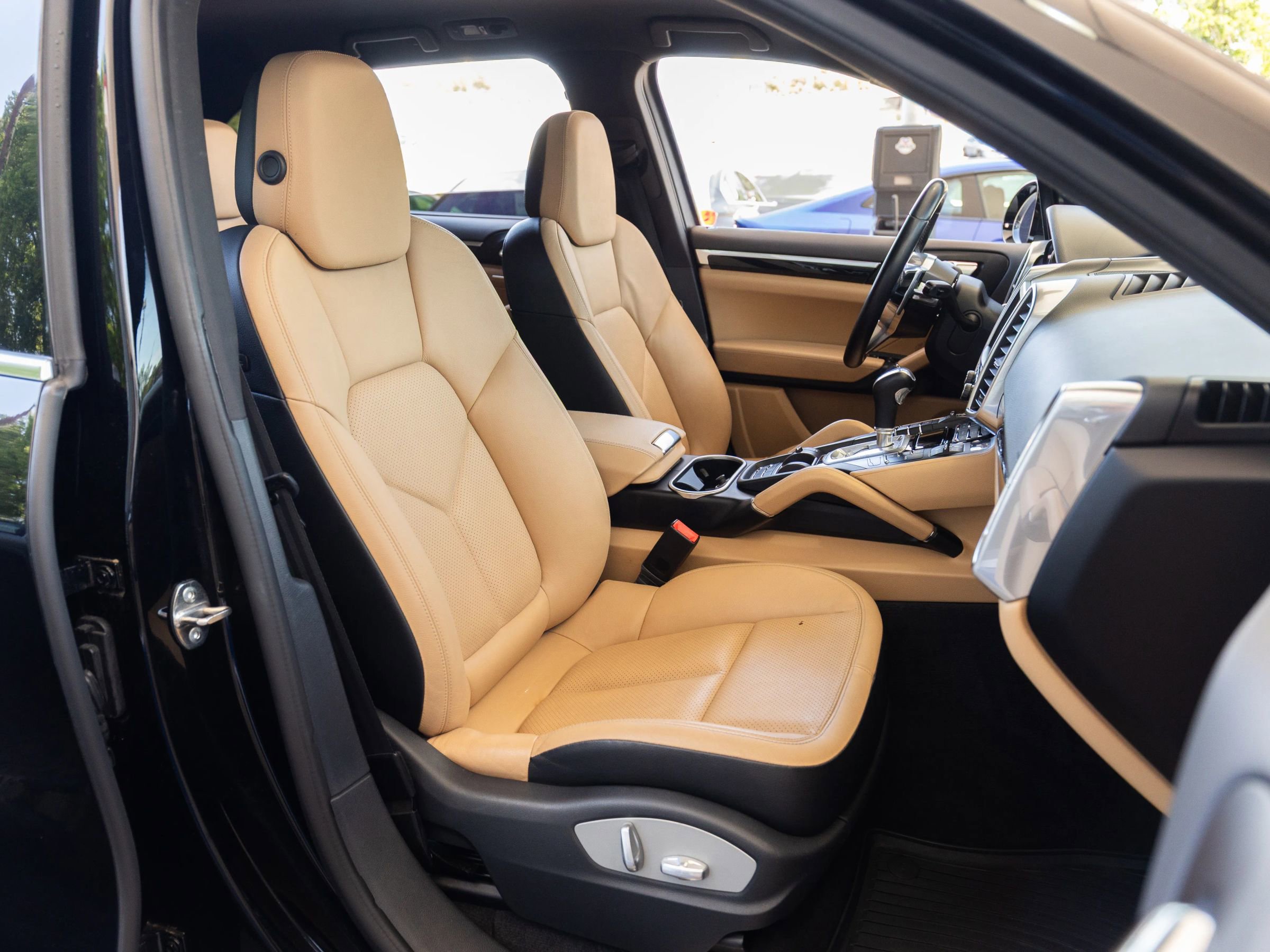 Used 2016 Porsche Cayenne AWD/4WD image 20
