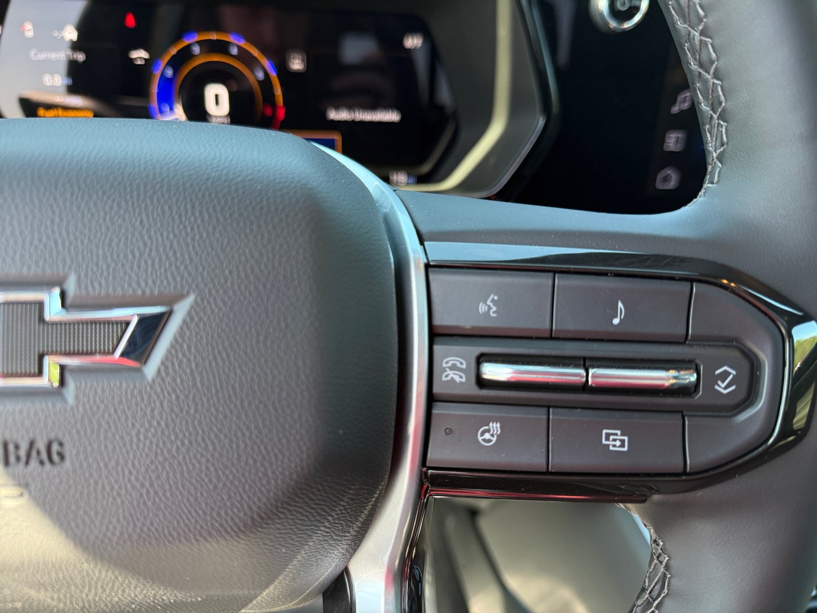 New 2025 Chevrolet Colorado ZR2 w/ Technology Package AWD/4WD image 16