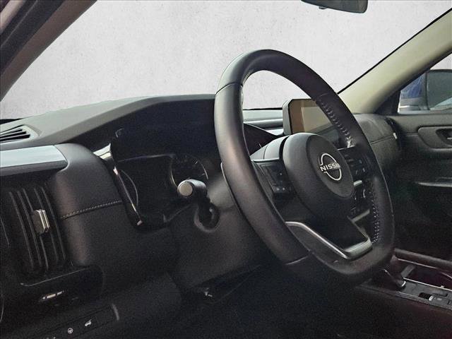 Used 2025 Nissan Pathfinder SV FWD image 7